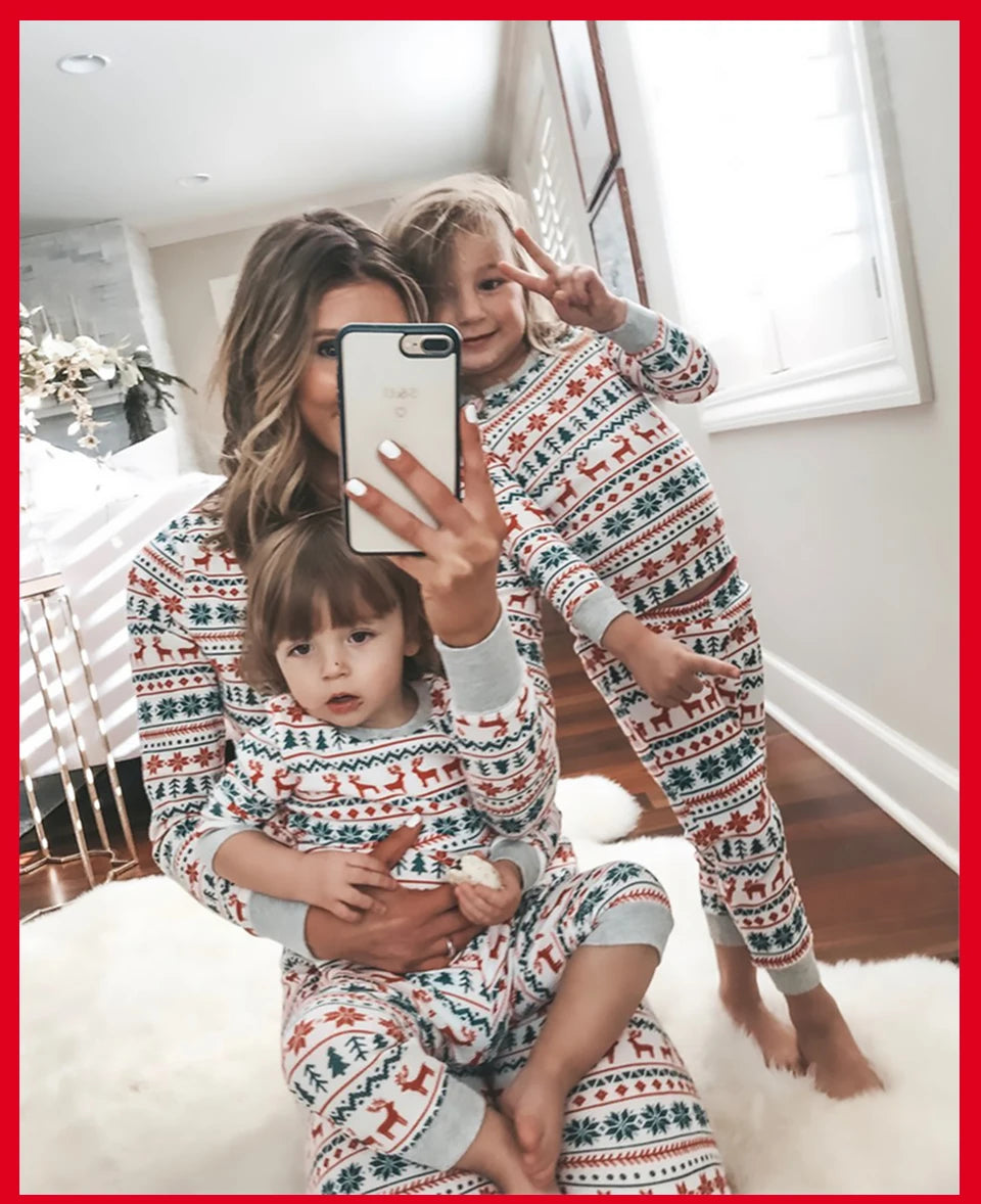 2024 Christmas Family Matching Pajamas New Year Xmas Father Mother Kids Baby Clothes Set Dad Mom And Daughter Son Pyjamas Outfit